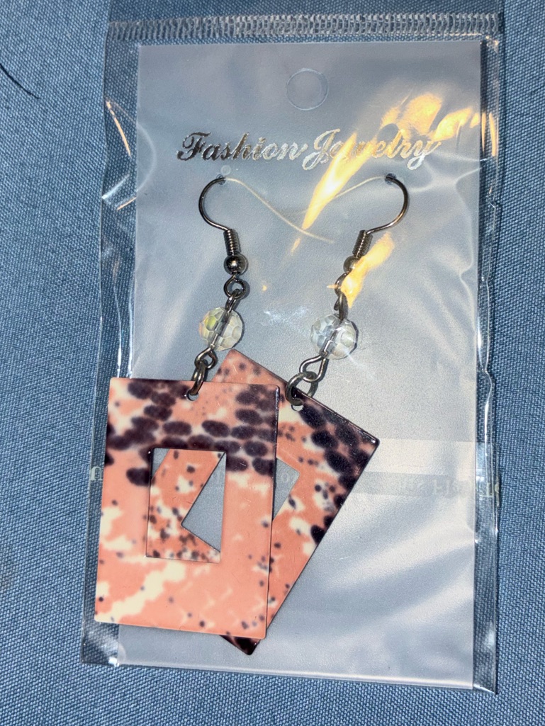 Fashion Jewelry Peach And Black Speckled Geometric Dangle Earrings 8$